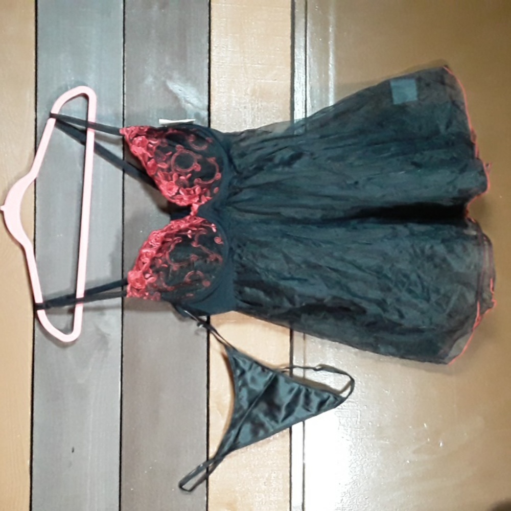 NWT XXL Private Luxuries Black & Red 2 Piece Lingerie Set Super Sexy Stunning